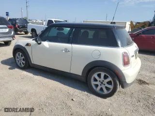 2009 MINI Cooper Hardtop with VIN WMWMF33589TT69934, listed as a Copart auction lot 43275705 with 157,482 mi miles and Clean Title. Bid and sale history available at carsss.com. Image 2.