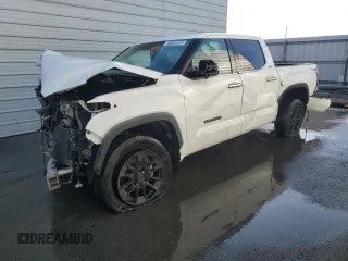 2022 Toyota Tundra Limited z VIN 5TFJA5DB2NX050200, wystawiony jako Copart lot #87579955 z przebiegiem 32 928 mil mil oraz Szkoda całkowita • Salvage title. Historia ofert i sprzedaży dostępna na DreamBid. Obrazek 1.