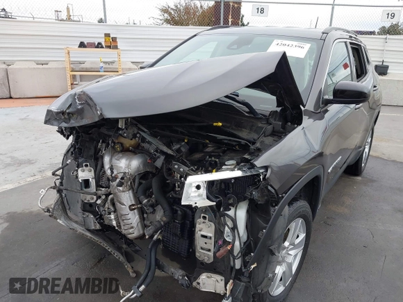 2022 Jeep Compass Latitude z VIN 3C4NJDBB2NT176163, wystawiony jako IAAI lot #42042396 z przebiegiem 174 025 mil mil oraz . Historia ofert i sprzedaży dostępna na DreamBid. Obrazek 6.