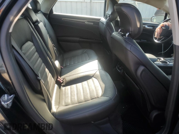 2015 Ford Fusion SE z VIN 1FA6P0HD3F5122477, wystawiony jako Copart lot #65189115 z przebiegiem 169 840 mil mil oraz Czysty tytuł • Clean title. Historia ofert i sprzedaży dostępna na DreamBid. Obrazek 10.