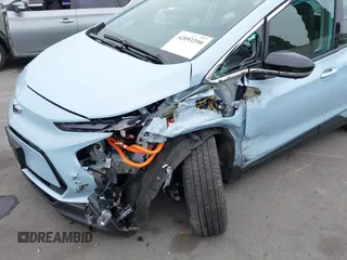 2023 Chevrolet Bolt EV 2LT z VIN 1G1FX6S01P4153634, wystawiony jako IAAI lot #42093390 z przebiegiem 8063 mil mil oraz . Historia ofert i sprzedaży dostępna na DreamBid. Obrazek 6.