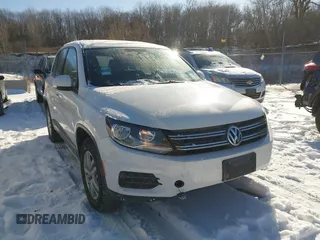 2013 Volkswagen Tiguan S z VIN WVGAV3AXXDW625636, wystawiony jako IAAI lot #41606699 z przebiegiem 97 837 mil mil oraz . Historia ofert i sprzedaży dostępna na DreamBid. Obrazek 1.