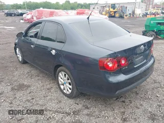 2010 Volkswagen Jetta Limited Edition z VIN 3VWAZ7AJ5AM155049, wystawiony jako IAAI lot #42276777 z przebiegiem 88 699 mil mil oraz . Historia ofert i sprzedaży dostępna na DreamBid. Obrazek 3.