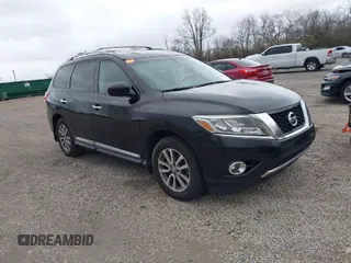 2014 Nissan Pathfinder SL with VIN 5N1AR2MM1EC715812, listed as a IAAI auction lot 41931093 with 156,786 mi miles. Bid and sale history available at carsss.com. Image 1.