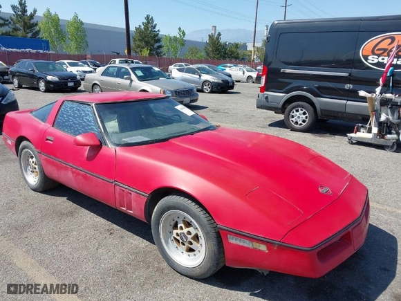 1985 Chevrolet Corvette with VIN 1G1YY0789F5103932, listed as a IAAI auction lot 42004684 with 116,413 mi miles. Bid and sale history available at carsss.com. Image 1.