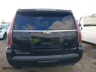 2018 Cadillac Escalade Platinum with VIN 1GYS4DKJ3JR200016, listed as a IAAI auction lot 41367220 with 105,043 mi miles. Bid and sale history available at carsss.com. Image 16.