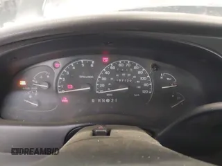 2000 Ford Explorer z VIN 1FMYU60X2YUA61809, wystawiony jako IAAI lot #42414796 z przebiegiem 167 129 mil mil oraz . Historia ofert i sprzedaży dostępna na DreamBid. Obrazek 7.