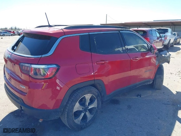 2018 Jeep Compass Latitude with VIN 3C4NJCBB6JT102717, listed as a IAAI auction lot 41765433 with 1 mi miles. Bid and sale history available at carsss.com. Image 4.
