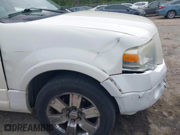 2008 Ford Expedition Limited с VIN 1FMFU19568LA37062, выставлен на аукционе IAAI как лот 42039365 с пробегом 309 712 миль миль и . История ставок и продаж доступна на DreamBid. Изображение 6.