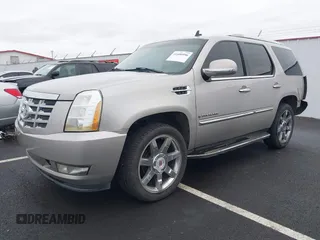 2007 Cadillac Escalade z VIN 1GYFK63847R256229, wystawiony jako IAAI lot #41600996 z przebiegiem 219 189 mil mil oraz . Historia ofert i sprzedaży dostępna na DreamBid. Obrazek 20.
