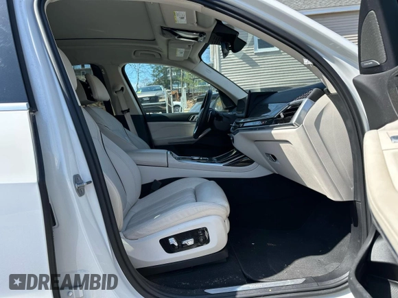 2023 BMW X7 xDrive40i with VIN 5UX23EM03P9P67515, listed as a Copart auction lot 52912265 with 29,365 mi miles and Clean Title. Bid and sale history available at carsss.com. Image 9.