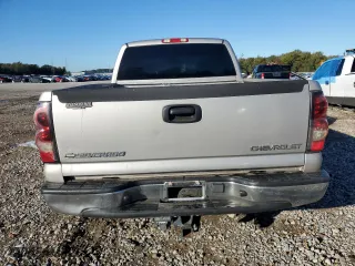 2005 Chevrolet Silverado 1500 LT with VIN 2GCEC19T751225768, listed as a Copart auction lot 79506054 with 212,068 mi miles and Salvage Title. Bid and sale history available at carsss.com. Image 6.