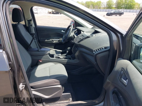 2017 Ford Escape SE with VIN 1FMCU0GD7HUB96092, listed as a IAAI auction lot 41919365 with 113,321 mi miles. Bid and sale history available at carsss.com. Image 5.