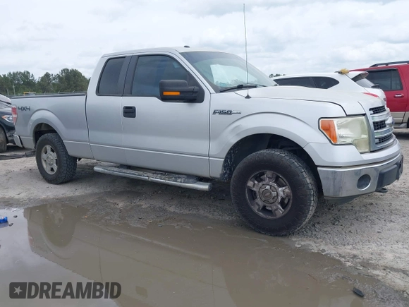 2013 Ford F-150 XL with VIN 1FTFX1EF9DFA65537, listed as a IAAI auction lot 41965850 with 212,491 mi miles. Bid and sale history available at carsss.com. Image 1.