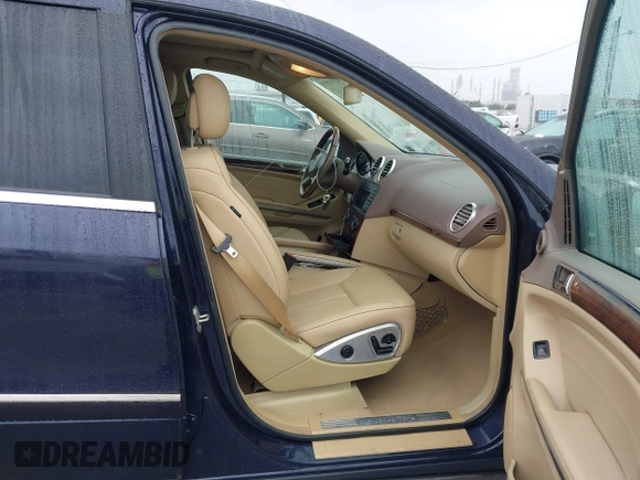 2012 Mercedes-Benz GL 450 z VIN 4JGBF7BE2CA783986, wystawiony jako IAAI lot #41560559 z przebiegiem 157 520 mil mil oraz . Historia ofert i sprzedaży dostępna na DreamBid. Obrazek 5.