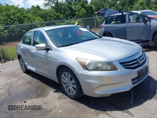 2011 Honda Accord EX z VIN 1HGCP2F70BA127807, wystawiony jako IAAI lot #42662671 z przebiegiem 226 070 mil mil oraz . Historia ofert i sprzedaży dostępna na DreamBid. Obrazek 1.