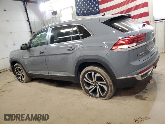 2022 Volkswagen Atlas SEL with VIN 1V2BE2CA6NC211539, listed as a Copart auction lot 79529644 with 27,340 mi miles and Salvage title. Bid and sale history available at DreamBid. Image 2.