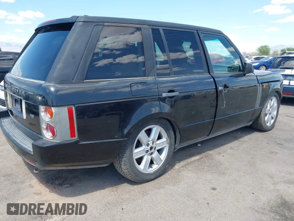 2005 Land Rover Range Rover z VIN SALMF11445A197370, wystawiony jako IAAI lot #42129179 z przebiegiem Nie podano mil oraz . Historia ofert i sprzedaży dostępna na DreamBid. Obrazek 4.