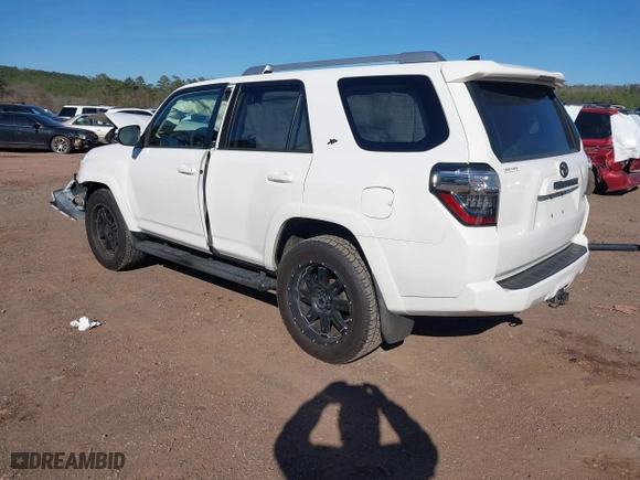 2017 Toyota 4Runner SR5 with VIN JTEZU5JRXH5152254, listed as a IAAI auction lot 41601682 with 88,827 mi miles. Bid and sale history available at carsss.com. Image 3.