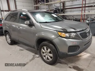 2011 Kia Sorento LX with VIN 5XYKT4A2XBG113975, listed as a IAAI auction lot 41753554 with 225,787 mi miles. Bid and sale history available at carsss.com. Image 1.