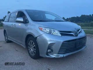 2020 Toyota Sienna XLE Auto Access Seat с VIN 5TDYZ3DC0LS030115, выставлен на аукционе Copart как лот 61694465 с пробегом 153 756 миль миль и Чистый • Clean title. История ставок и продаж доступна на DreamBid. Изображение 1.