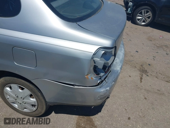2000 Toyota ECHO z VIN JTDAT1234Y5016760, wystawiony jako IAAI lot #41974124 z przebiegiem 188 323 mil mil oraz . Historia ofert i sprzedaży dostępna na DreamBid. Obrazek 6.
