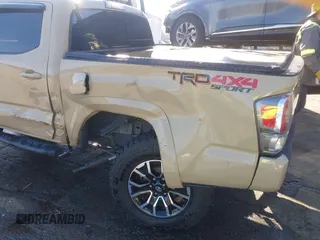 2020 Toyota Tacoma SR5 с VIN 3TMCZ5AN5LM331149, выставлен на аукционе IAAI как лот 41633864 с пробегом 74 862 миль миль и . История ставок и продаж доступна на DreamBid. Изображение 17.