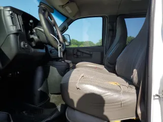 2017 Chevrolet Express Passenger LT с VIN 1GAZGPFG6H1253936, выставлен на аукционе Copart как лот 64303325 с пробегом 143 823 миль миль и Чистый • Clean title. История ставок и продаж доступна на DreamBid. Изображение 7.