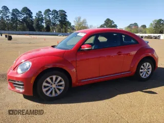 2019 Volkswagen Beetle S с VIN 3VWFD7AT9KM712164, выставлен на аукционе Copart как лот 48192175 с пробегом 56 207 миль миль и Списание • Salvage title. История ставок и продаж доступна на DreamBid. Изображение 1.