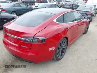 2019 Tesla Model S 100D z VIN 5YJSA1E46KF332066, wystawiony jako IAAI lot #42189828 z przebiegiem 55 751 mil mil oraz . Historia ofert i sprzedaży dostępna na DreamBid. Obrazek 4.