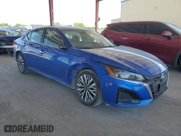 2025 Nissan Altima SV with VIN 1N4BL4DV4SN301413, listed as a Copart auction lot 54046575 with 12,866 mi miles and Clean Title. Bid and sale history available at DreamBid. Image 4.
