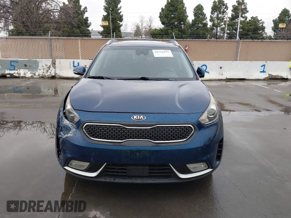 2017 Kia Niro Touring Launch Edition with VIN KNDCC3LC2H5048657, listed as a IAAI auction lot 41736127 with 190,828 mi miles. Bid and sale history available at carsss.com. Image 12.