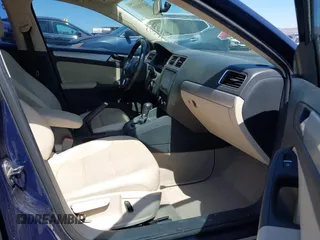 2013 Volkswagen Jetta SE with VIN 3VWDP7AJ3DM444759, listed as a IAAI auction lot 42576013 with 184,450 mi miles and . Bid and sale history available at DreamBid. Image 5.
