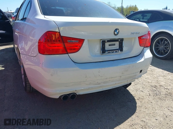 2011 BMW 3 Series 328i xDrive with VIN WBAPK5C54BA660470, listed as a IAAI auction lot 42077314 with 69,572 mi miles and . Bid and sale history available at DreamBid. Image 14.