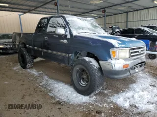 1997 Toyota T100 SR5 with VIN JT4UN24DXV0042713, listed as a Copart auction lot 41850085 with 271,722 mi miles and Salvage Title. Bid and sale history available at DreamBid. Image 4.