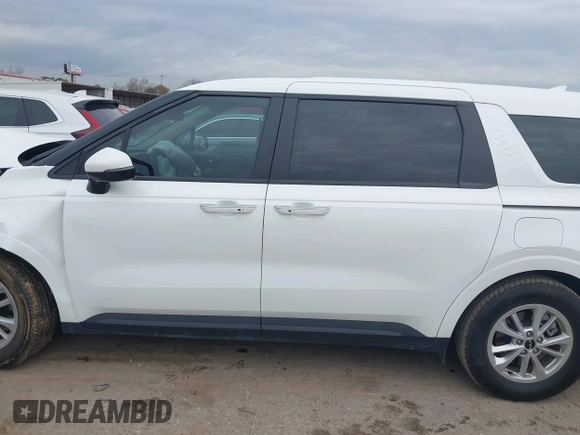 2024 Kia Carnival LX with VIN KNDNB4H34R6372182, listed as a IAAI auction lot 41421202 with 20,476 mi miles. Bid and sale history available at carsss.com. Image 14.