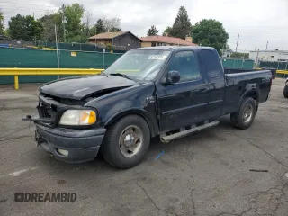 1999 Ford F-150 XL z VIN 2FTRX18LXXCA56828, wystawiony jako Copart lot #62141935 z przebiegiem 250 240 mil mil oraz Nie do naprawy • Non repairable. Historia ofert i sprzedaży dostępna na DreamBid. Obrazek 1.