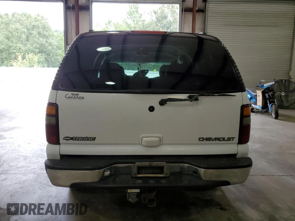 2001 Chevrolet Tahoe LT with VIN 1GNEC13T01R128767, listed as a Copart auction lot 71545634 with 307,271 mi miles and Salvage Title. Bid and sale history available at carsss.com. Image 6.