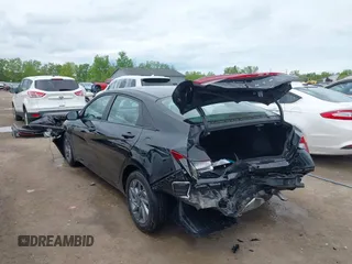 2024 Hyundai Elantra SEL z VIN KMHLM4DG8RU690033, wystawiony jako IAAI lot #42211444 z przebiegiem 19 708 mil mil oraz . Historia ofert i sprzedaży dostępna na DreamBid. Obrazek 3.