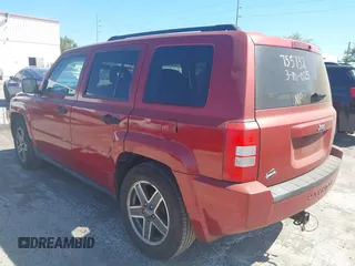 2008 Jeep Patriot Sport with VIN 1J8FT28W78D755732, listed as a IAAI auction lot 41767942 with 181,456 mi miles. Bid and sale history available at carsss.com. Image 3.