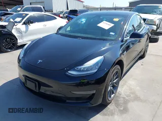 2020 Tesla Model 3 Standard Range Plus z VIN 5YJ3E1EA3LF611152, wystawiony jako IAAI lot #42256503 z przebiegiem 78 633 mil mil oraz . Historia ofert i sprzedaży dostępna na DreamBid. Obrazek 20.