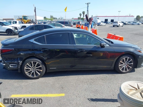 2019 Lexus ES 300h with VIN JTHB21B11K2024098, listed as a IAAI auction lot 42082628 with 92,280 mi miles and . Bid and sale history available at DreamBid. Image 14.