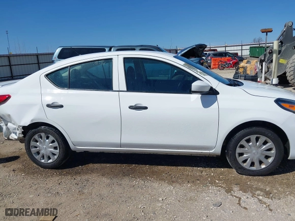 2019 Nissan Versa Sedan SV with VIN 3N1CN7AP5KL828802, listed as a IAAI auction lot 41738724 with 80,128 mi miles. Bid and sale history available at carsss.com. Image 13.
