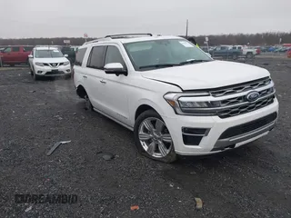 2023 Ford Expedition Platinum z VIN 1FMJU1M85PEA23359, wystawiony jako IAAI lot #41142175 z przebiegiem 17 710 mil mil oraz . Historia ofert i sprzedaży dostępna na DreamBid. Obrazek 1.