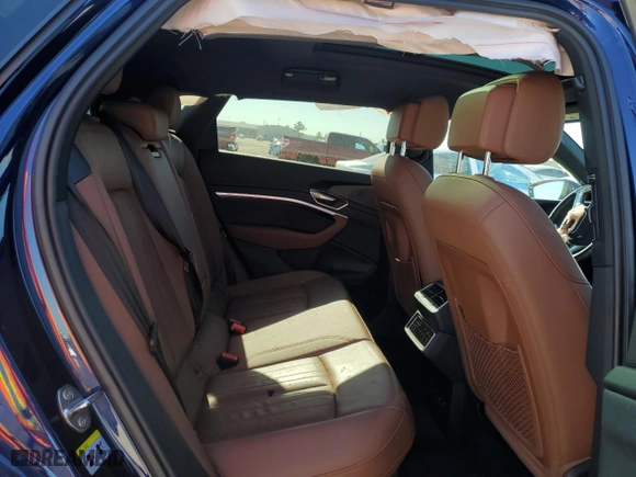 2022 Audi e-tron Premium with VIN WA1AAAGE1NB033863, listed as a Copart auction lot 84621644 with 60,296 mi miles and Salvage Title. Bid and sale history available at carsss.com. Image 11.