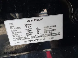 2023 Tesla Model Y Long Range z VIN 7SAYGDEE9PF637042, wystawiony jako IAAI lot #41969086 z przebiegiem 25 524 mil mil oraz . Historia ofert i sprzedaży dostępna na DreamBid. Obrazek 9.