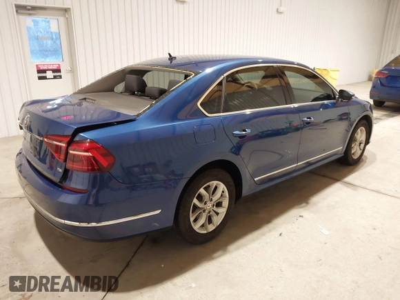 2017 Volkswagen Passat S z VIN 1VWAT7A38HC013602, wystawiony jako IAAI lot #41218616 z przebiegiem 77 497 mil mil oraz . Historia ofert i sprzedaży dostępna na DreamBid. Obrazek 4.