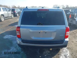 2016 Jeep Patriot Latitude z VIN 1C4NJPFB6GD789150, wystawiony jako IAAI lot #41580696 z przebiegiem 156 848 mil mil oraz . Historia ofert i sprzedaży dostępna na DreamBid. Obrazek 16.