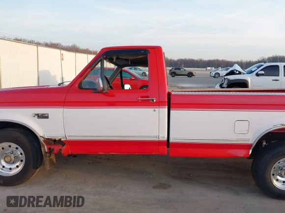 1994 Ford F-150 with VIN 1FTDF15Y0RLB45961, listed as a IAAI auction lot 41783519 with 230,365 mi miles. Bid and sale history available at carsss.com. Image 15.
