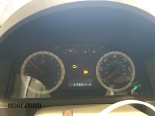 2008 Ford Escape Hybrid z VIN 1FMCU49H88KC22475, wystawiony jako Copart lot #56979175 z przebiegiem 213 622 mil mil oraz Nie do naprawy • Non repairable. Historia ofert i sprzedaży dostępna na DreamBid. Obrazek 9.